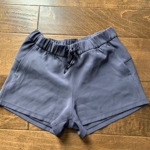Lululemon On the Fly Shorts Sz 8